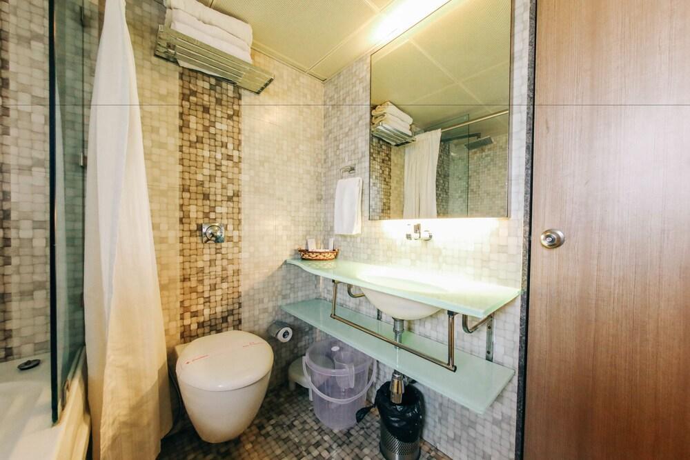 Hostel Mumbai By Maharana Inn Екстер'єр фото