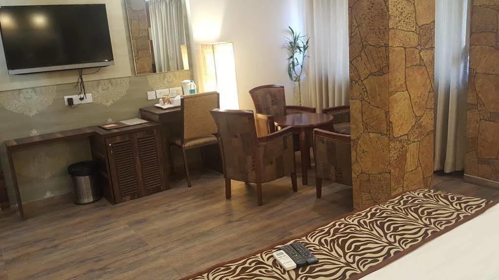 Hostel Mumbai By Maharana Inn Екстер'єр фото