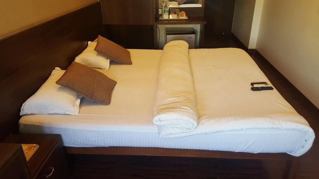 Hostel Mumbai By Maharana Inn Екстер'єр фото