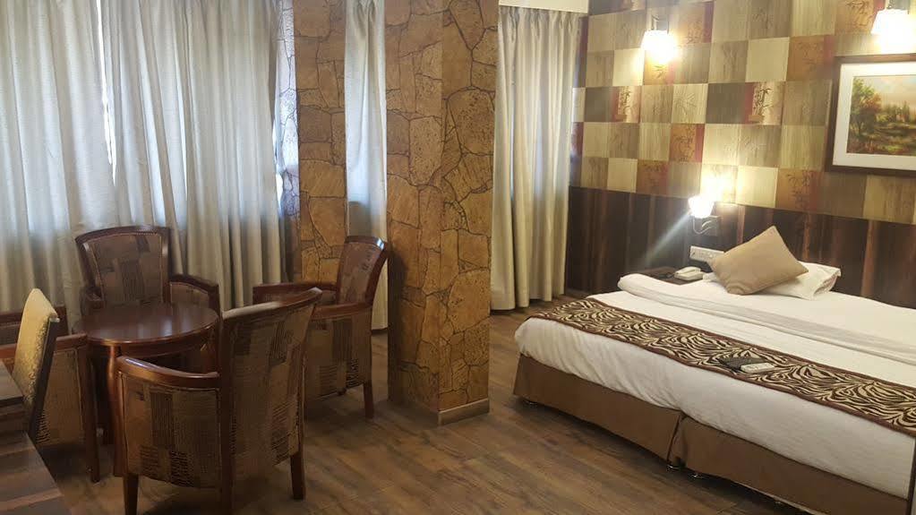 Hostel Mumbai By Maharana Inn Екстер'єр фото